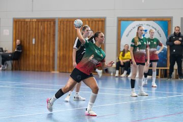 Bild 304 - wBJ HSG Kremperheide/Muensterdorf - HSG Joerl-Doppeleiche Vioel : Ergebnis: 34:23